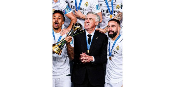 Los Rayos Blancos continúan su gloria, Ancelotti lleva al Real Madrid hacia el futuro